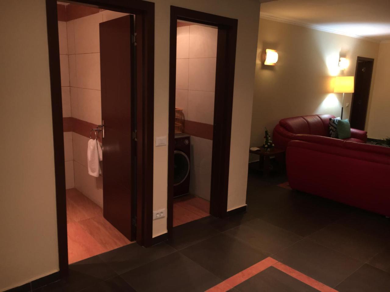 Djeug'Appart Hotel Yaoundé Exterior foto
